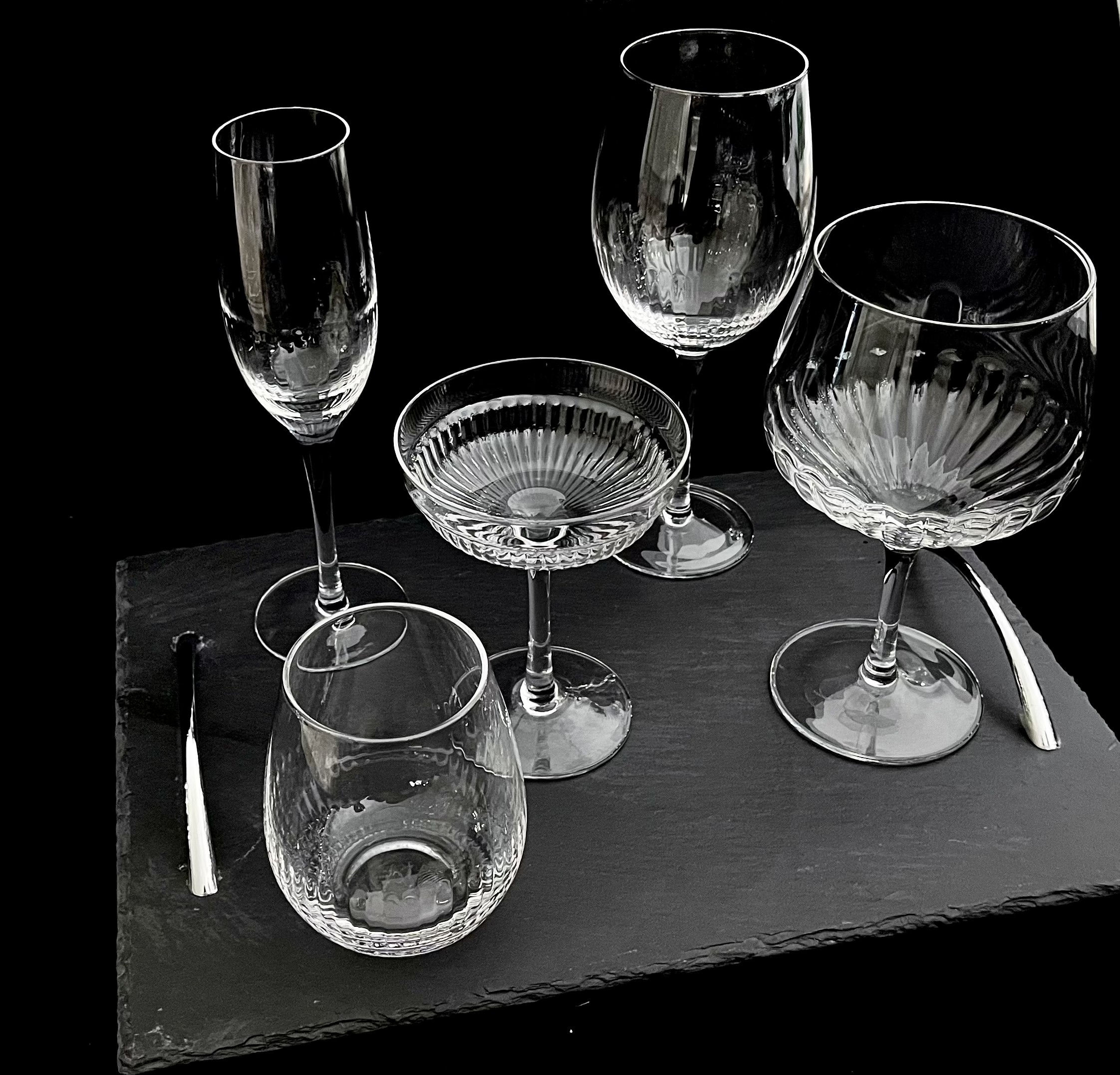 wine glasses with optical design