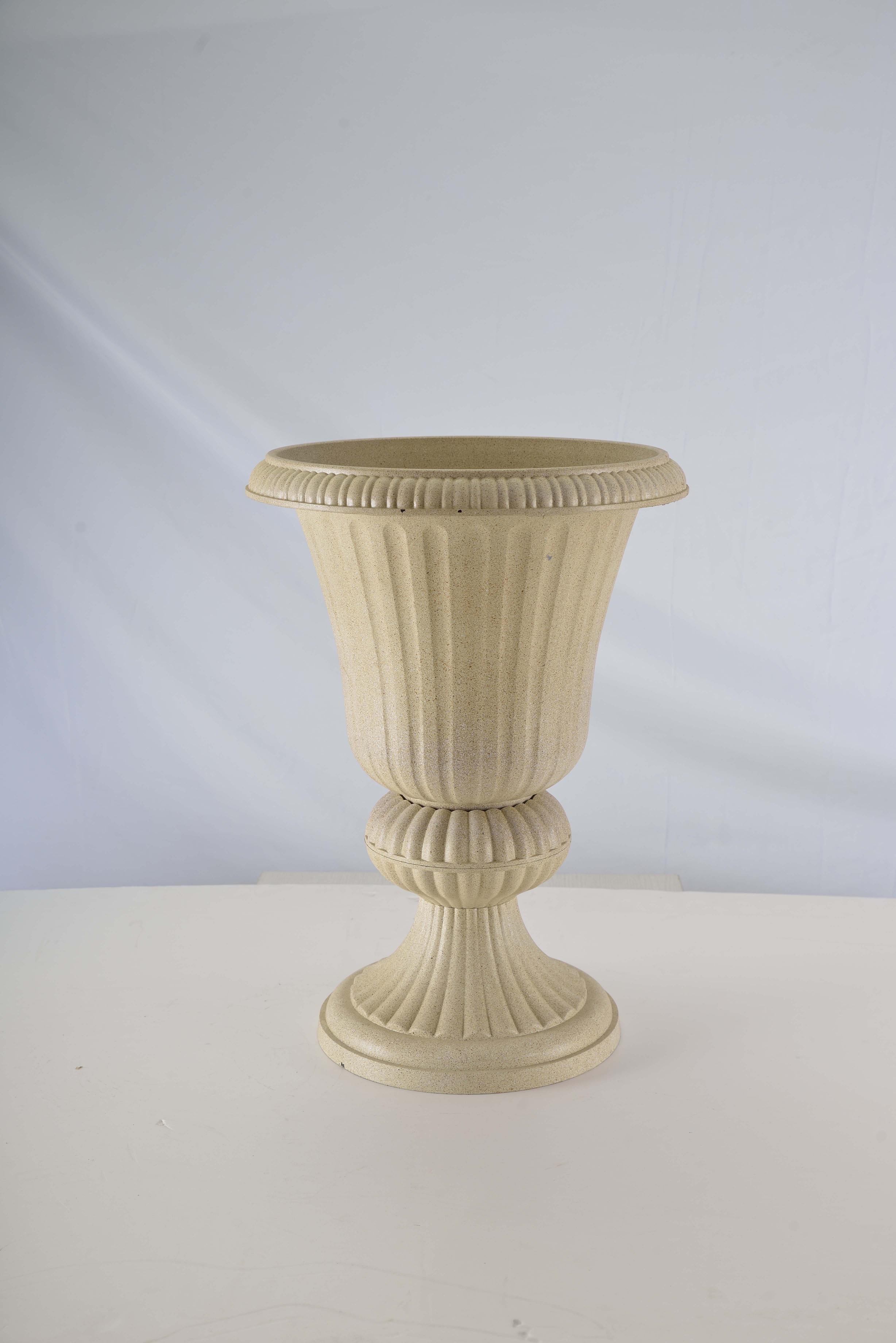 Plastic urn