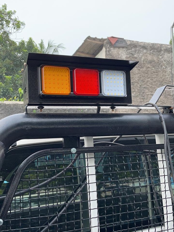 Auto Truck LED Tail Lights Three colors Tail Lights Reverse Lamp DC 12-28V KW-210