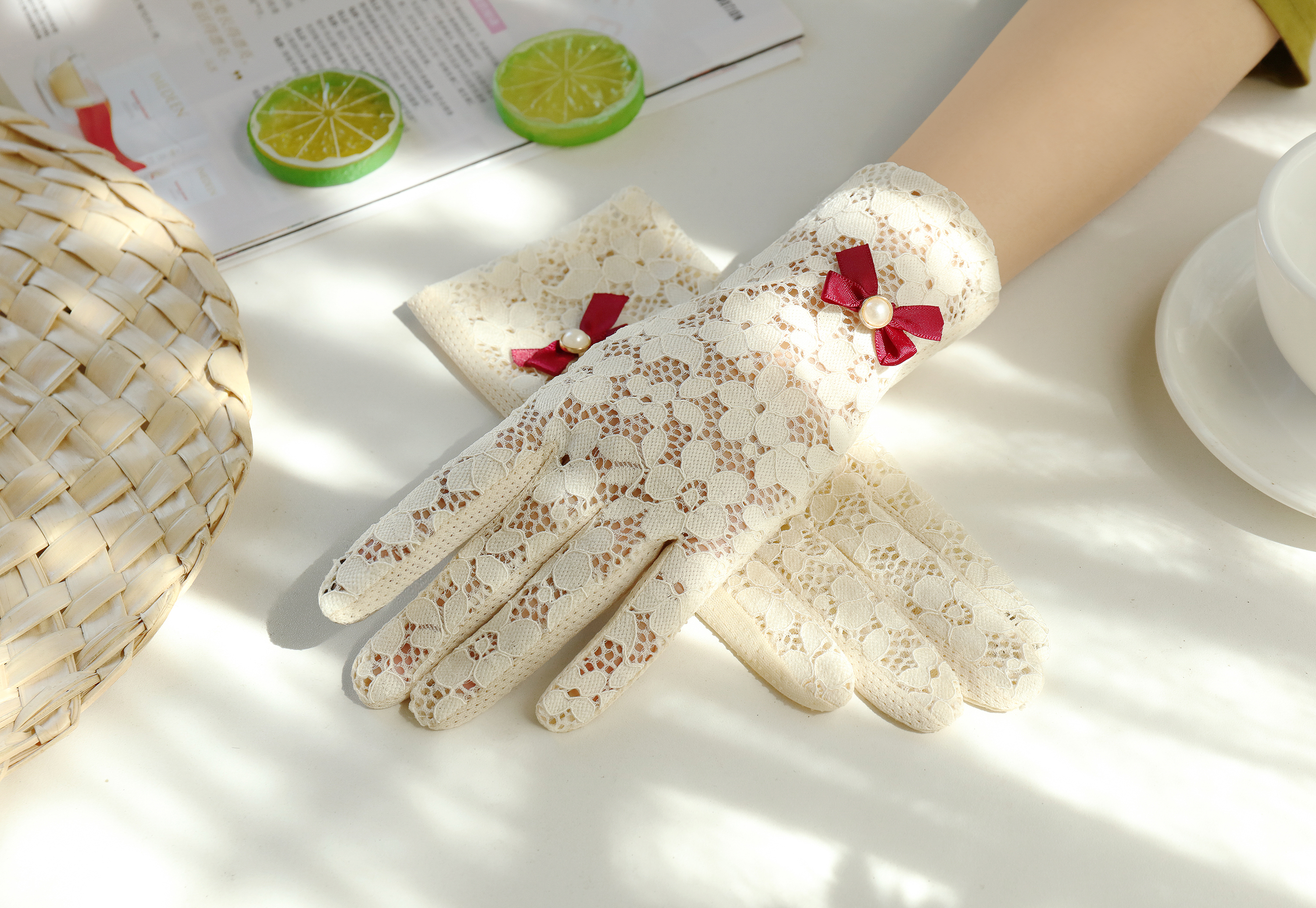 Sunscreen gloves