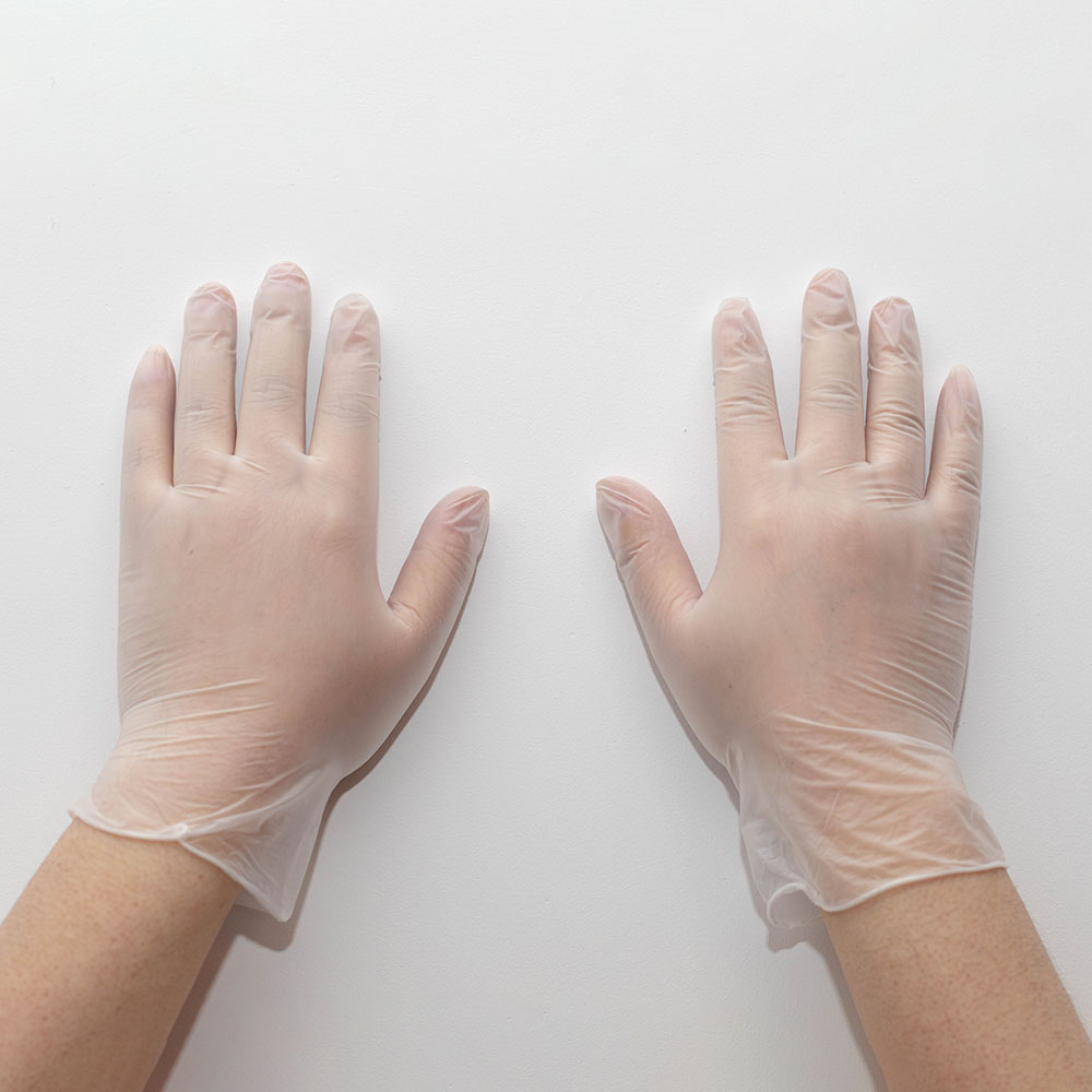 Disposable vinyl glove