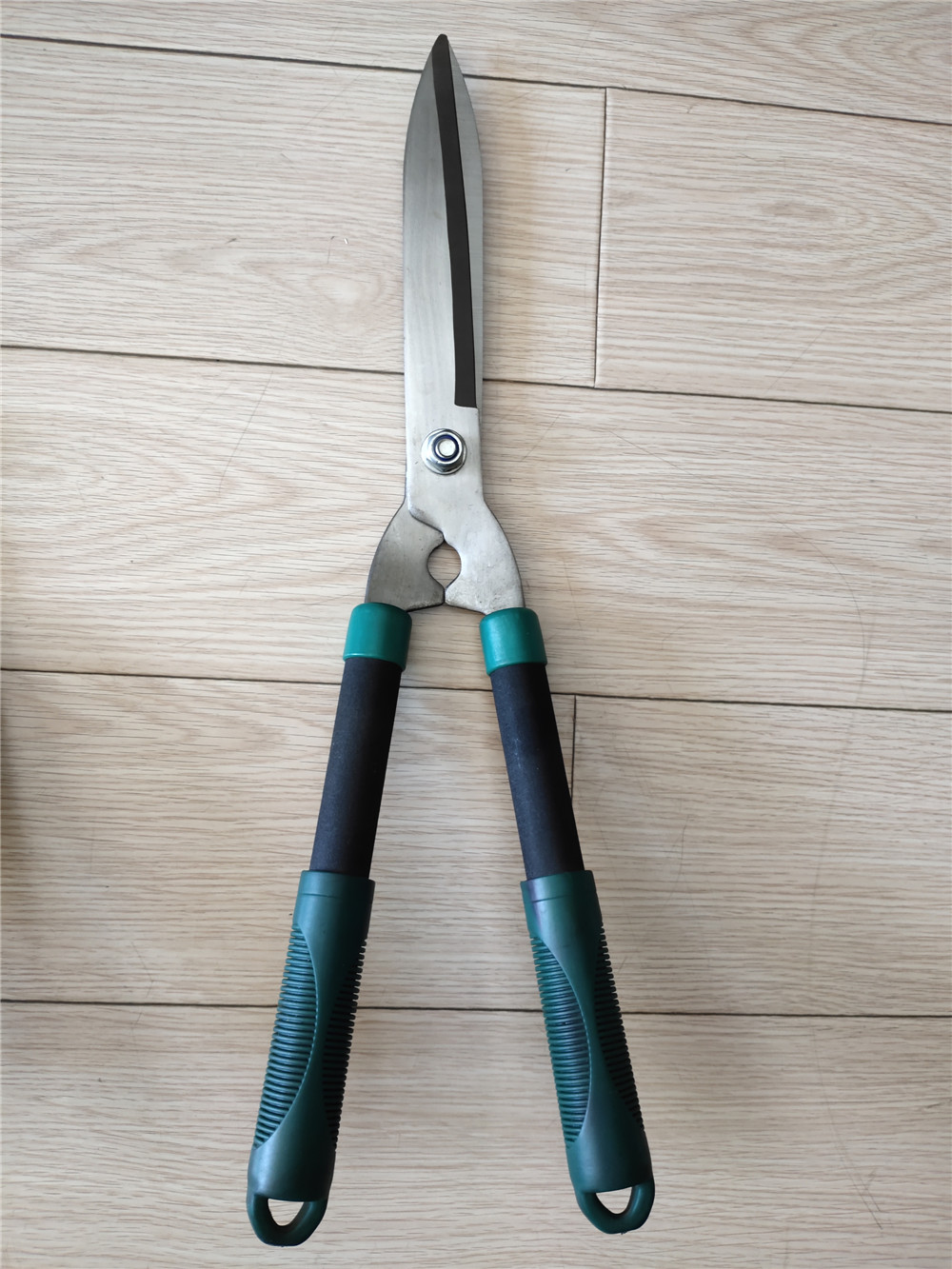 hedge shear