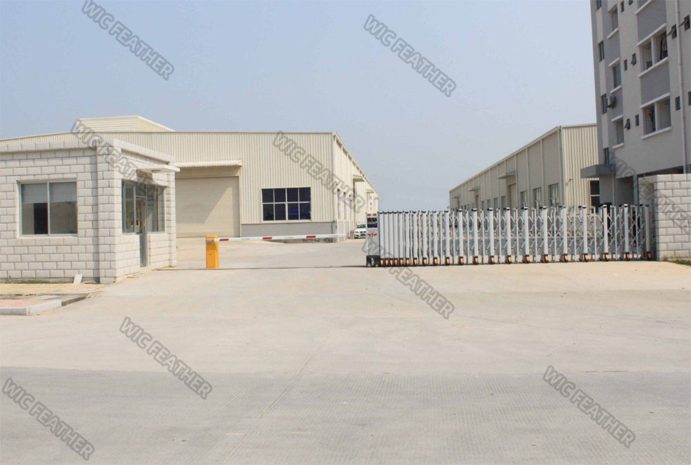 Luohe Siwei Feather Products Co., Ltd. – Turkey tops/ostrich tops 1