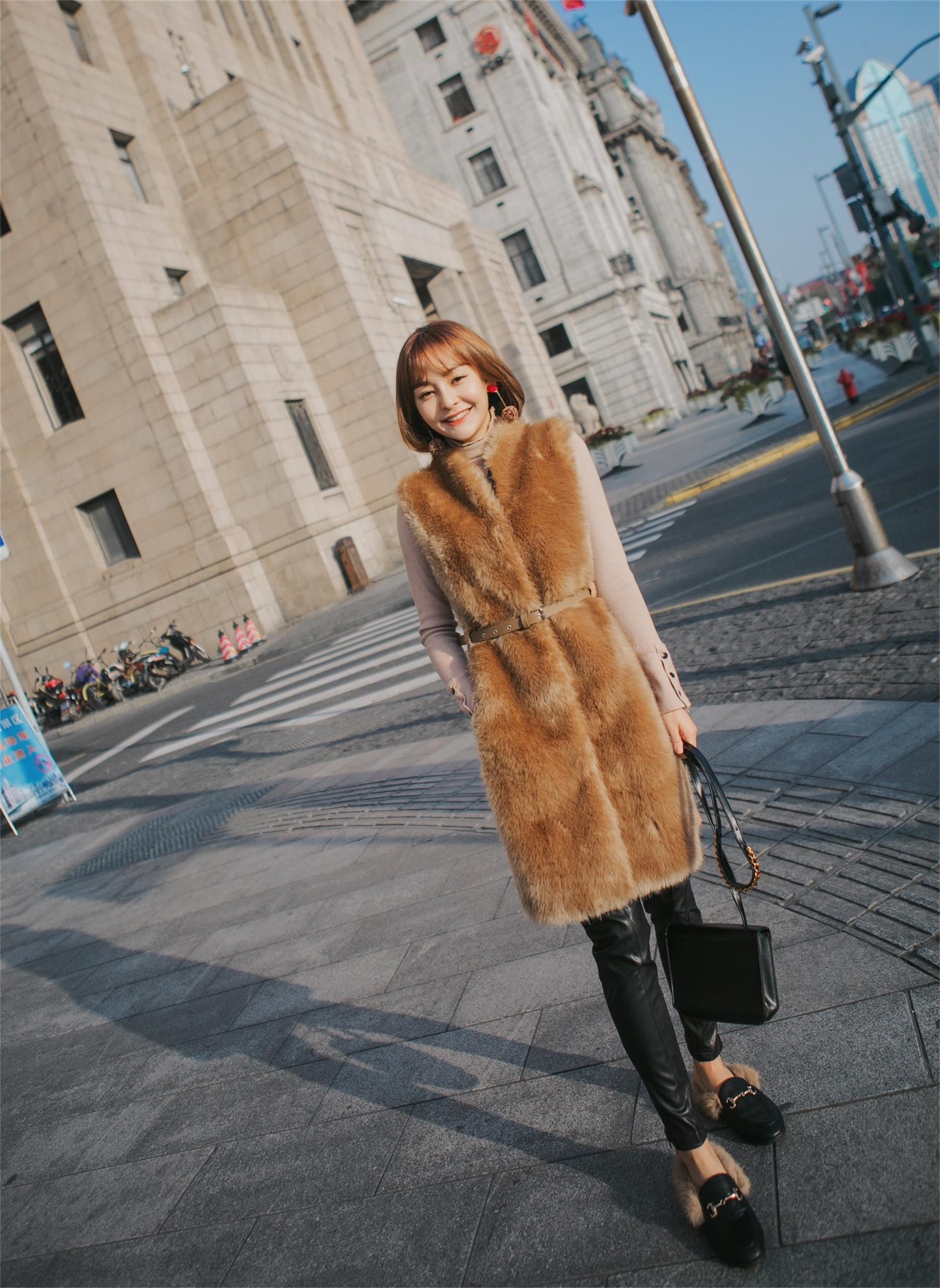 Fake Fur / Wool Blended Gilet