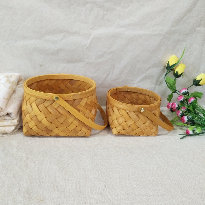 Hand-woven wood chip basketsFruit basket bread basket