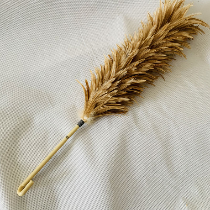 Rooster feather duster with pp handle