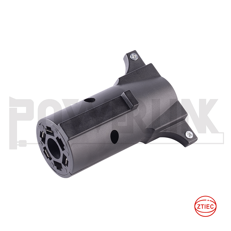 7 Blade to 4 Flat Trailer Adapter