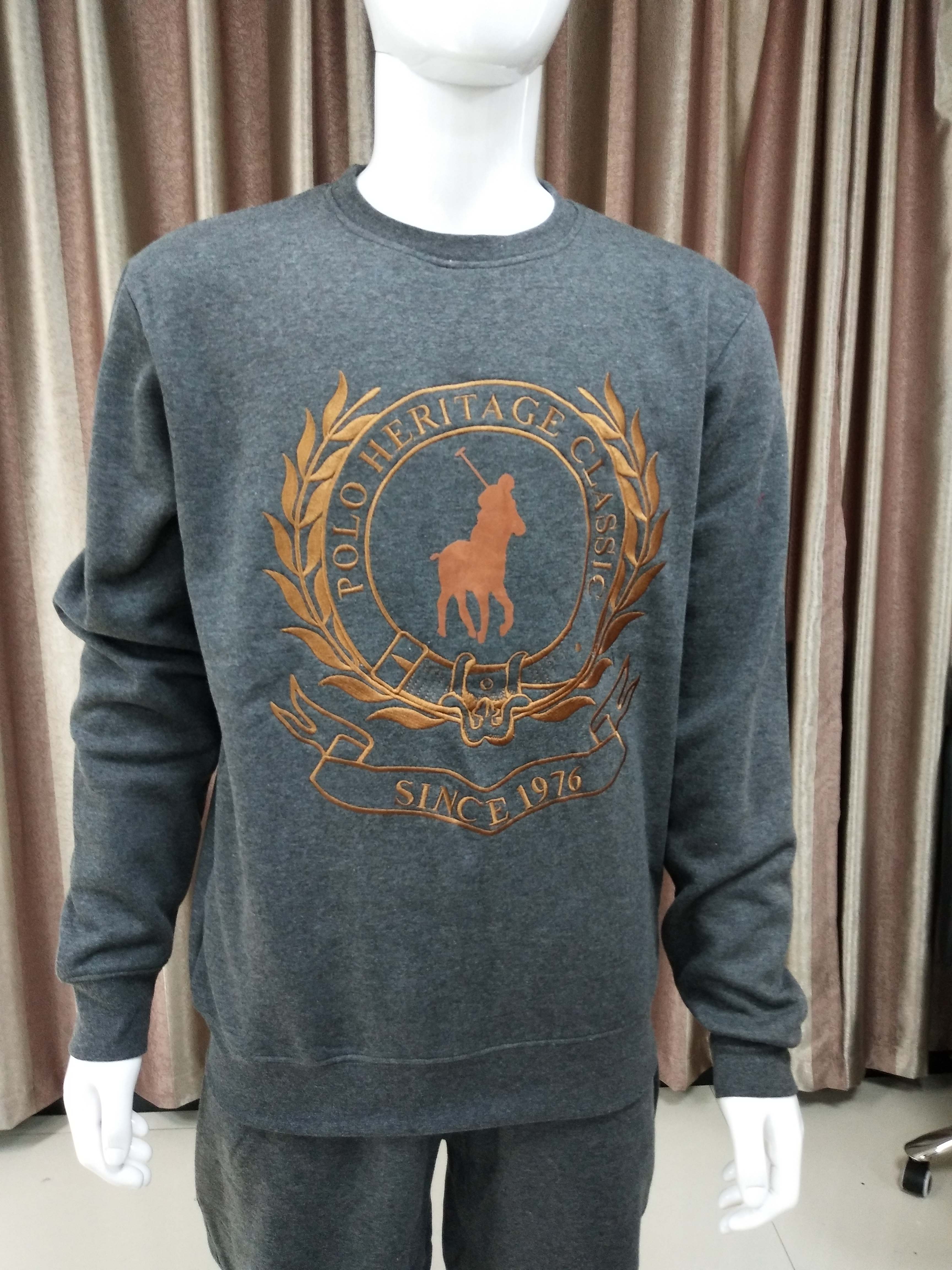 Leisure Men’s casual long sleeve fleece pullover with flock and embroidery