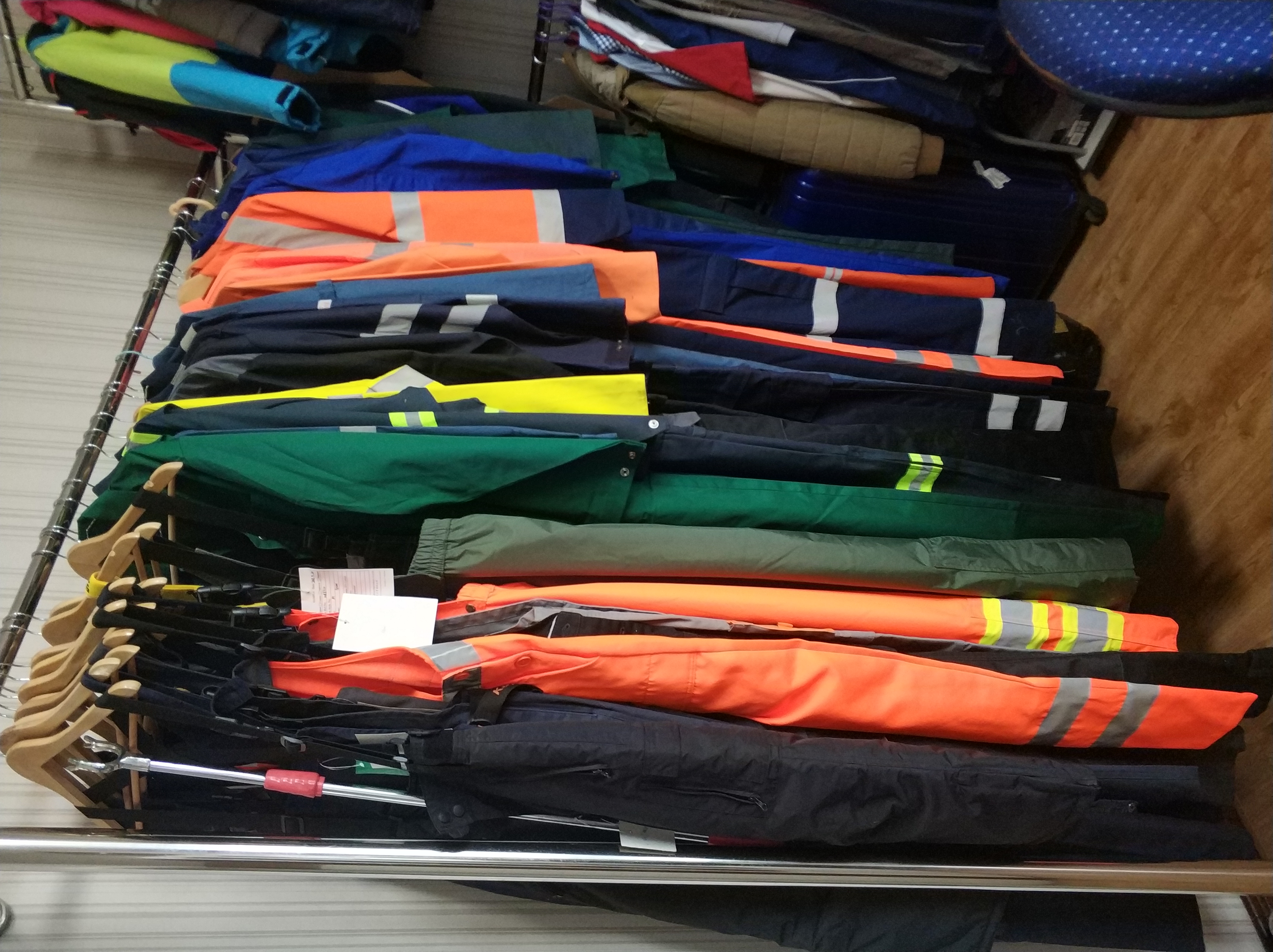 Hebei Donghao Industrial and Trade Co., Ltd. – overalls 2