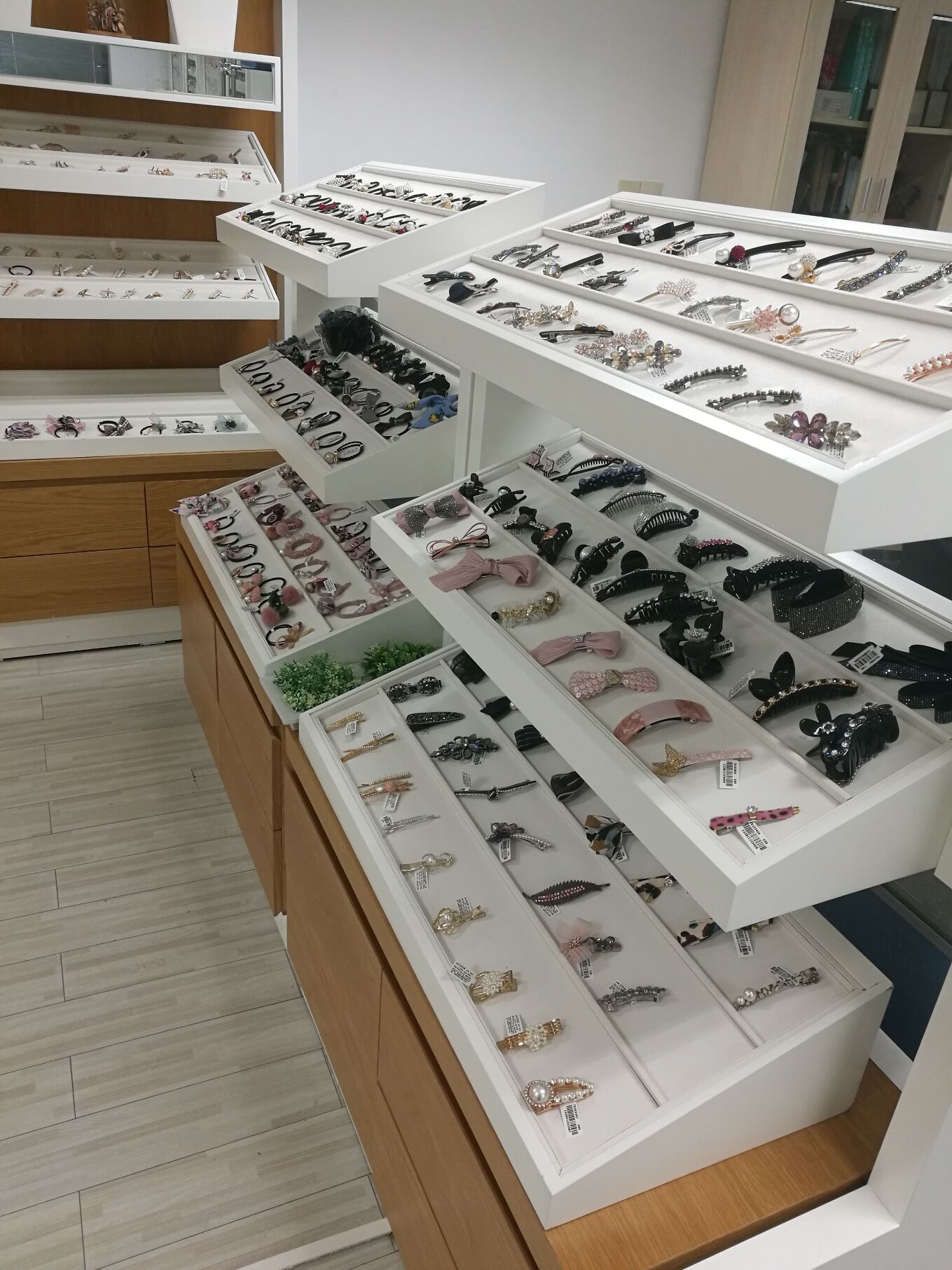 Shanghai Jiantuo Feng International Trade Co., Ltd. – hairpins 2