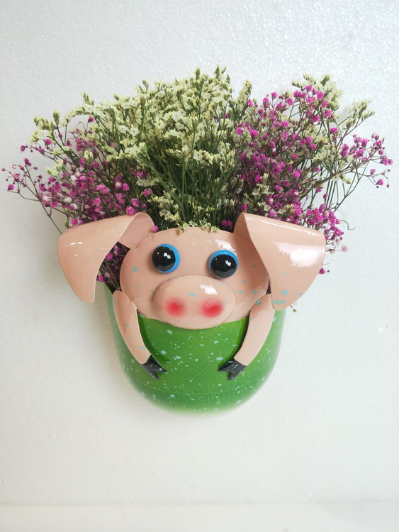 Cartoon Pig Flowerpot wall hanging