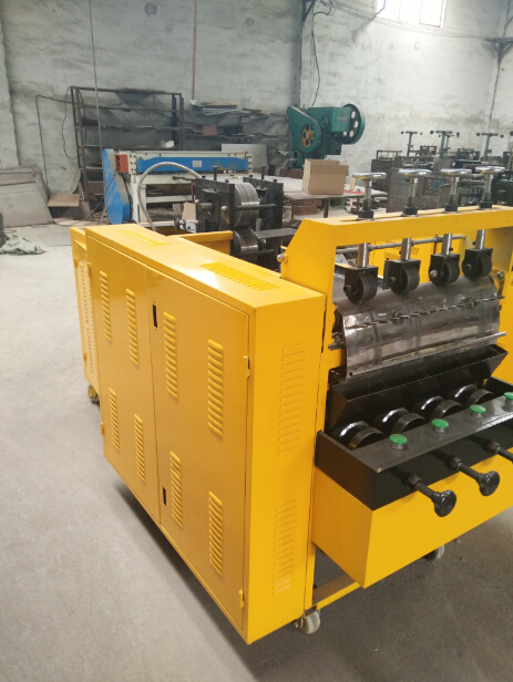 Scourer making machine