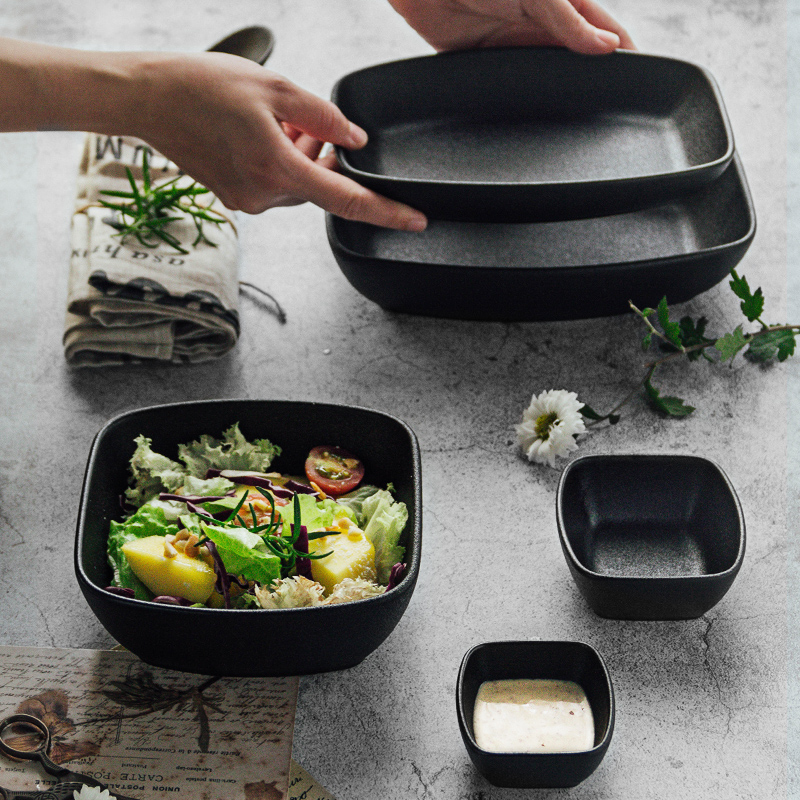 Cast-iron-look Black Ceramic Plate