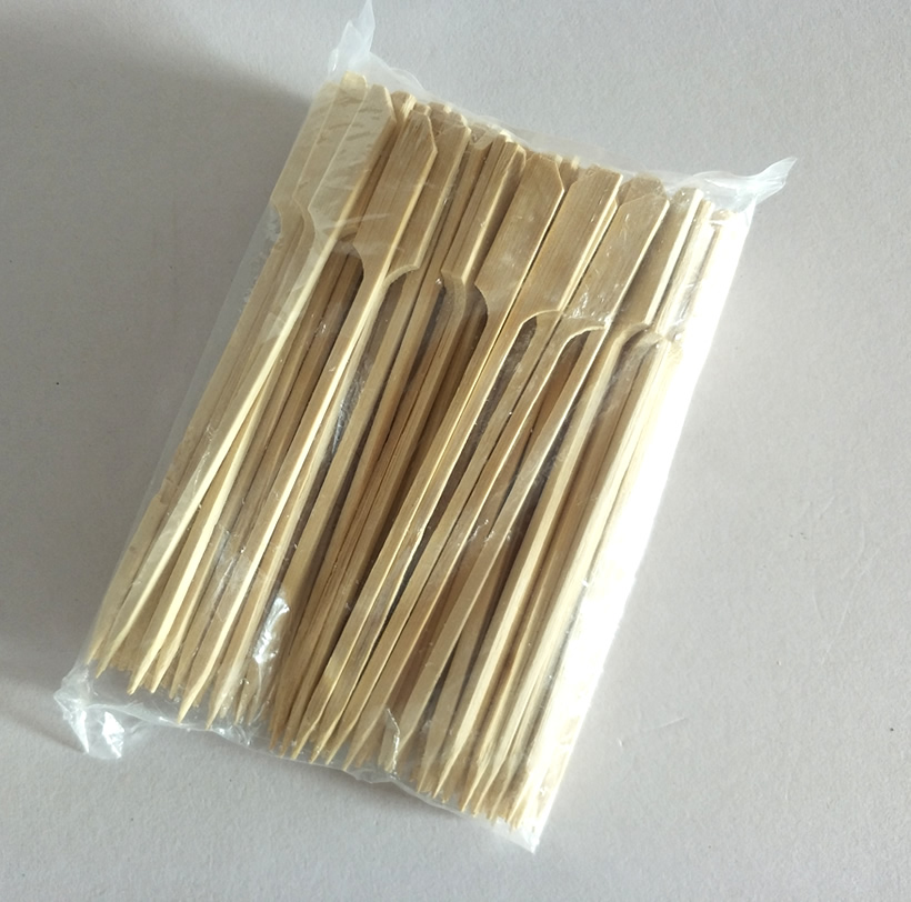 White teppo skewers/golf picks/
