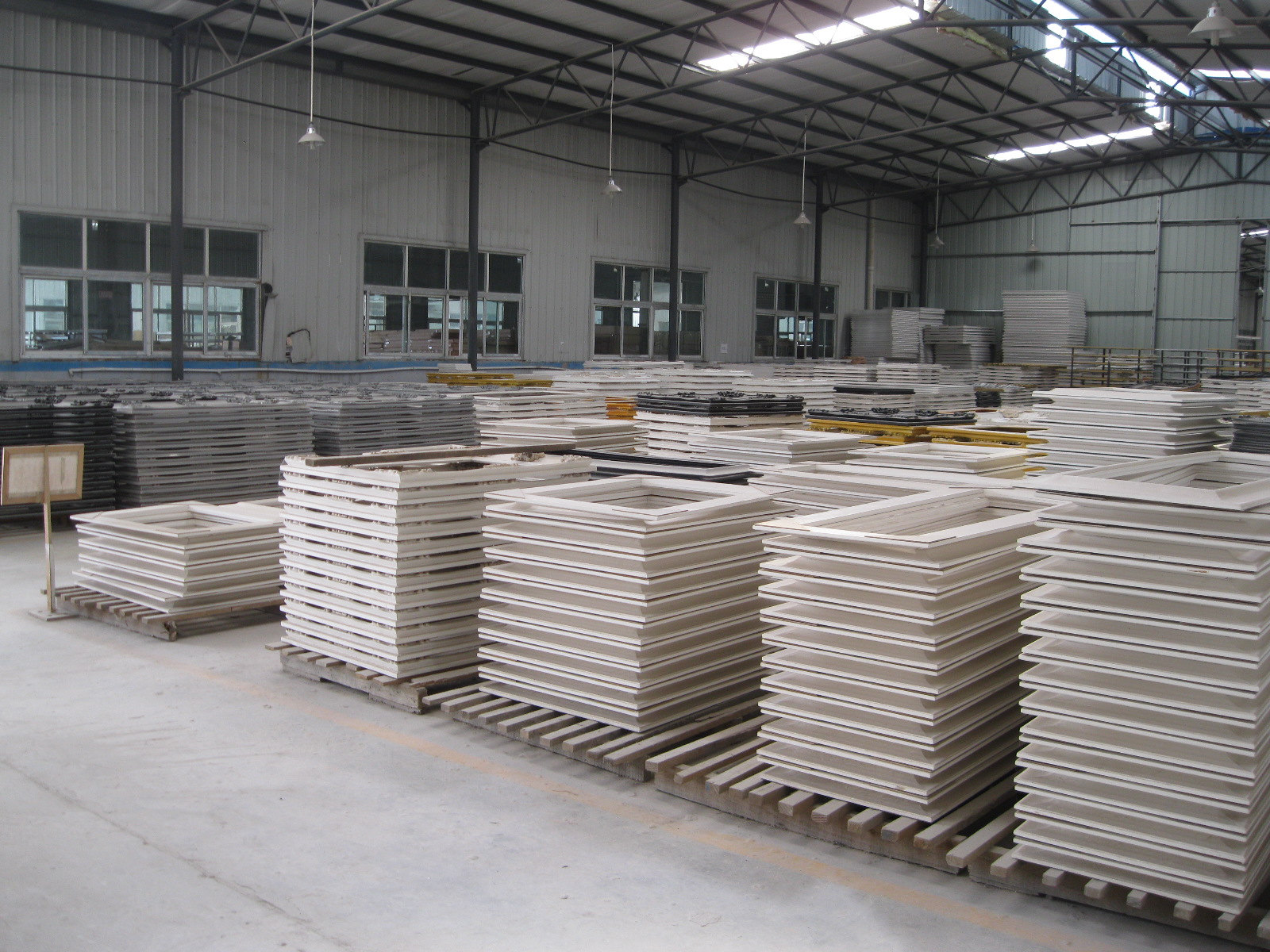 Xuzhou Oucguan Building Materials Co., Ltd. – PU decorative mirror 2