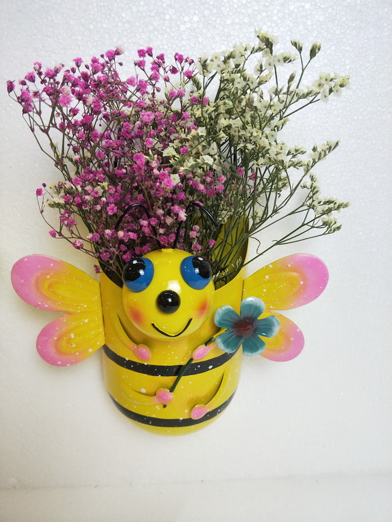 Cartoon Bee Flowerpot wall hanging