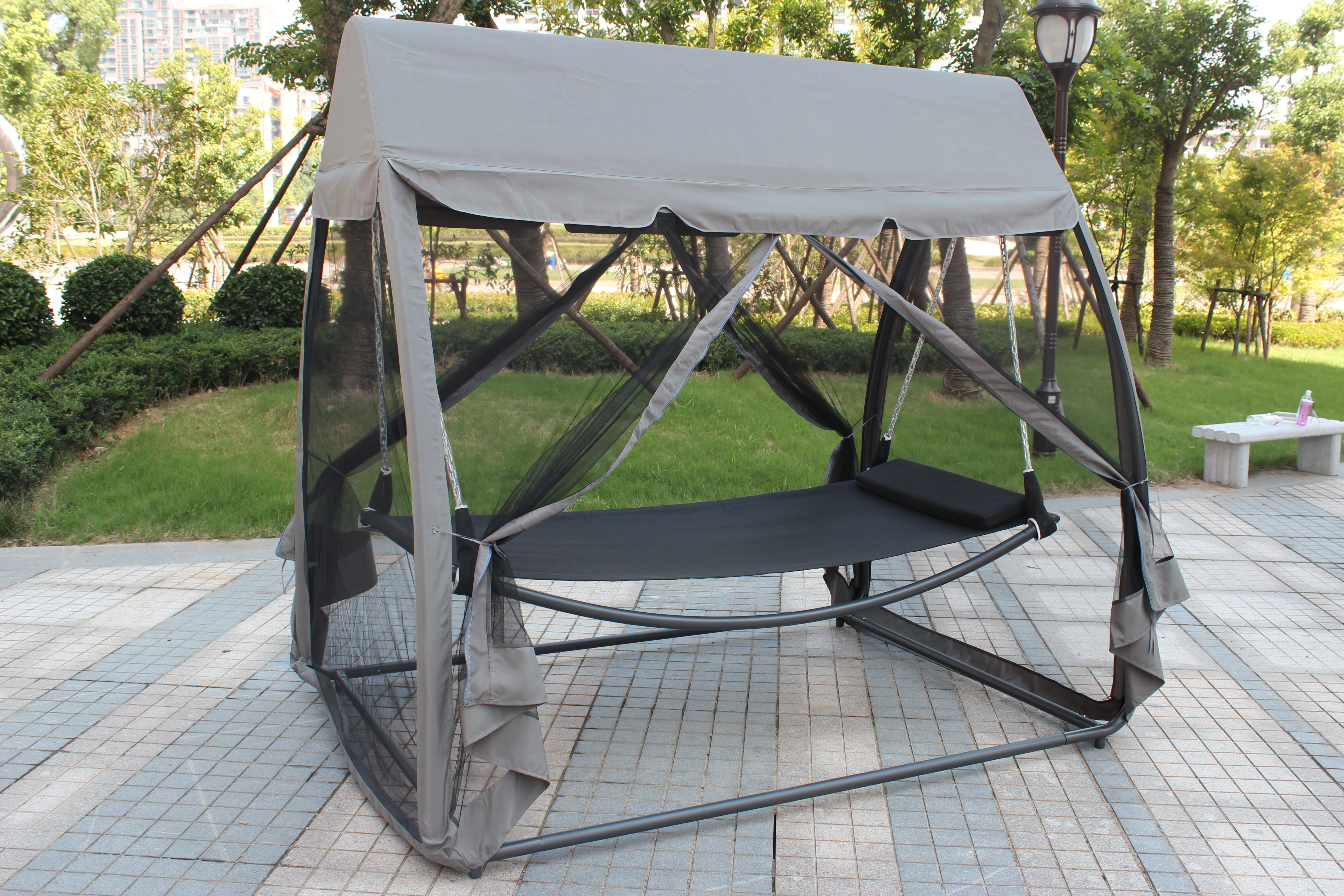 Swing bed