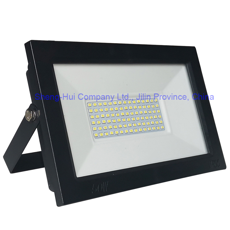 Aluminum flood light
