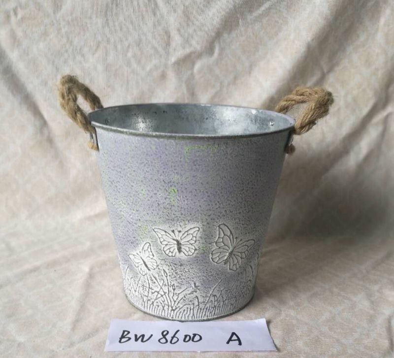 Round zinc planter with hessian ears