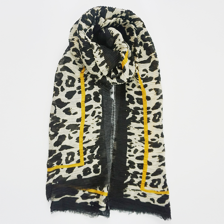 Ladies leopard pattern crinkle scarf
