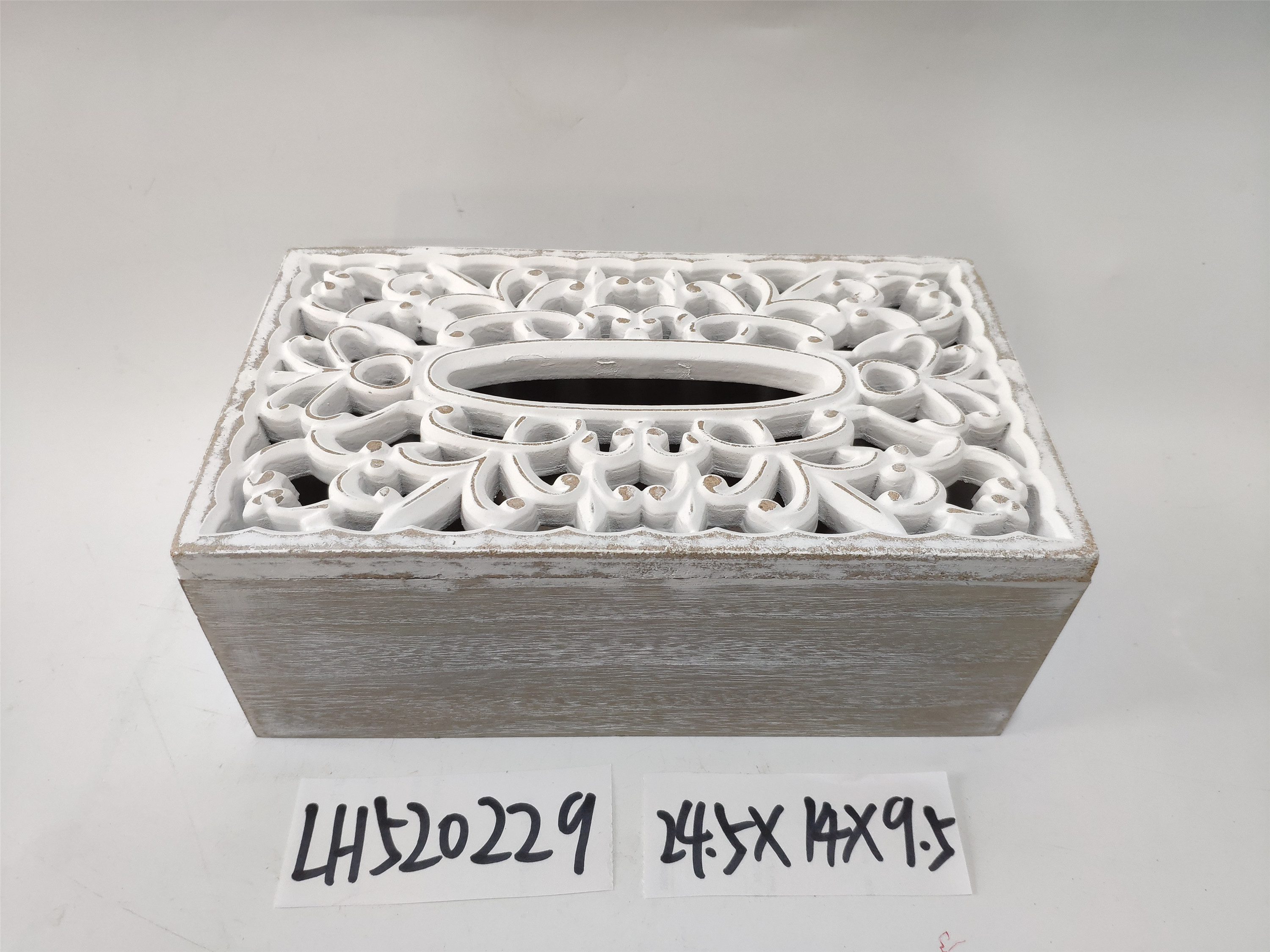 European style embossed decorative desktop tissue box