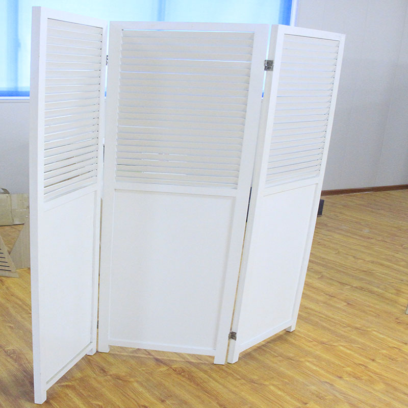 wooden screen