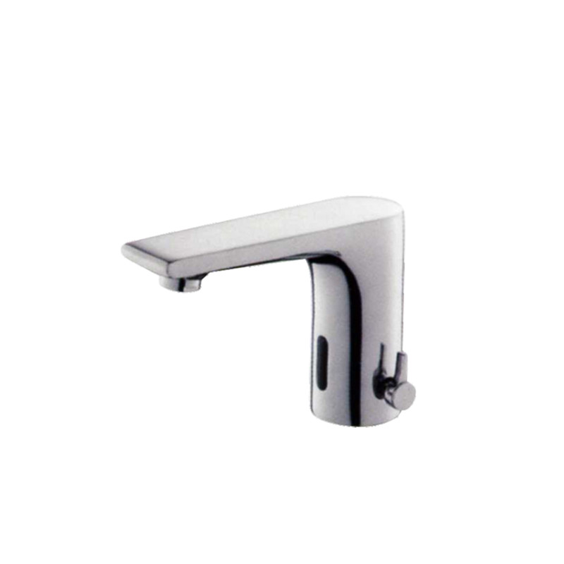 Touchless faucet