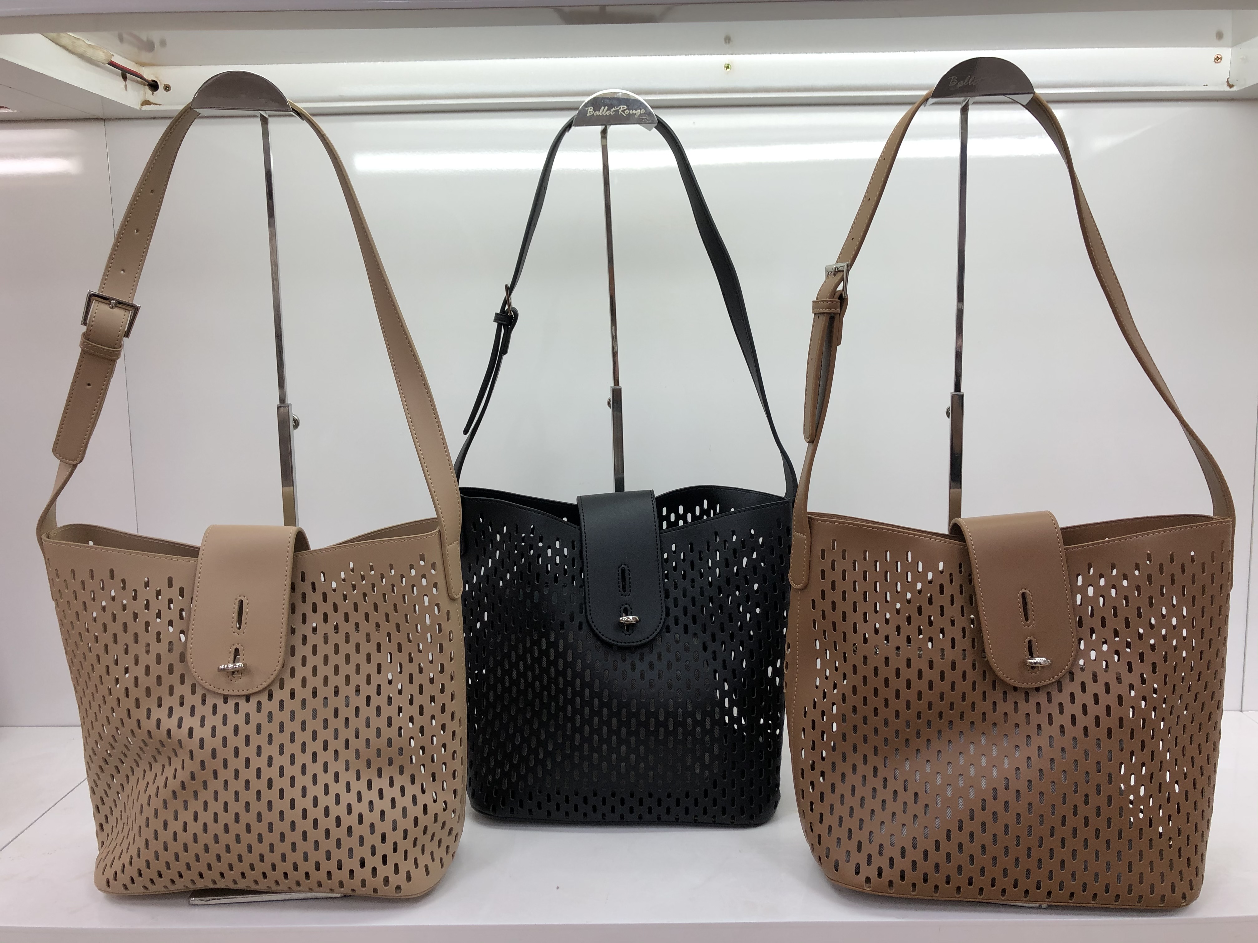 Guangzhou Ke Lai Fu Leather Co.,Ltd – vestido de noche 3