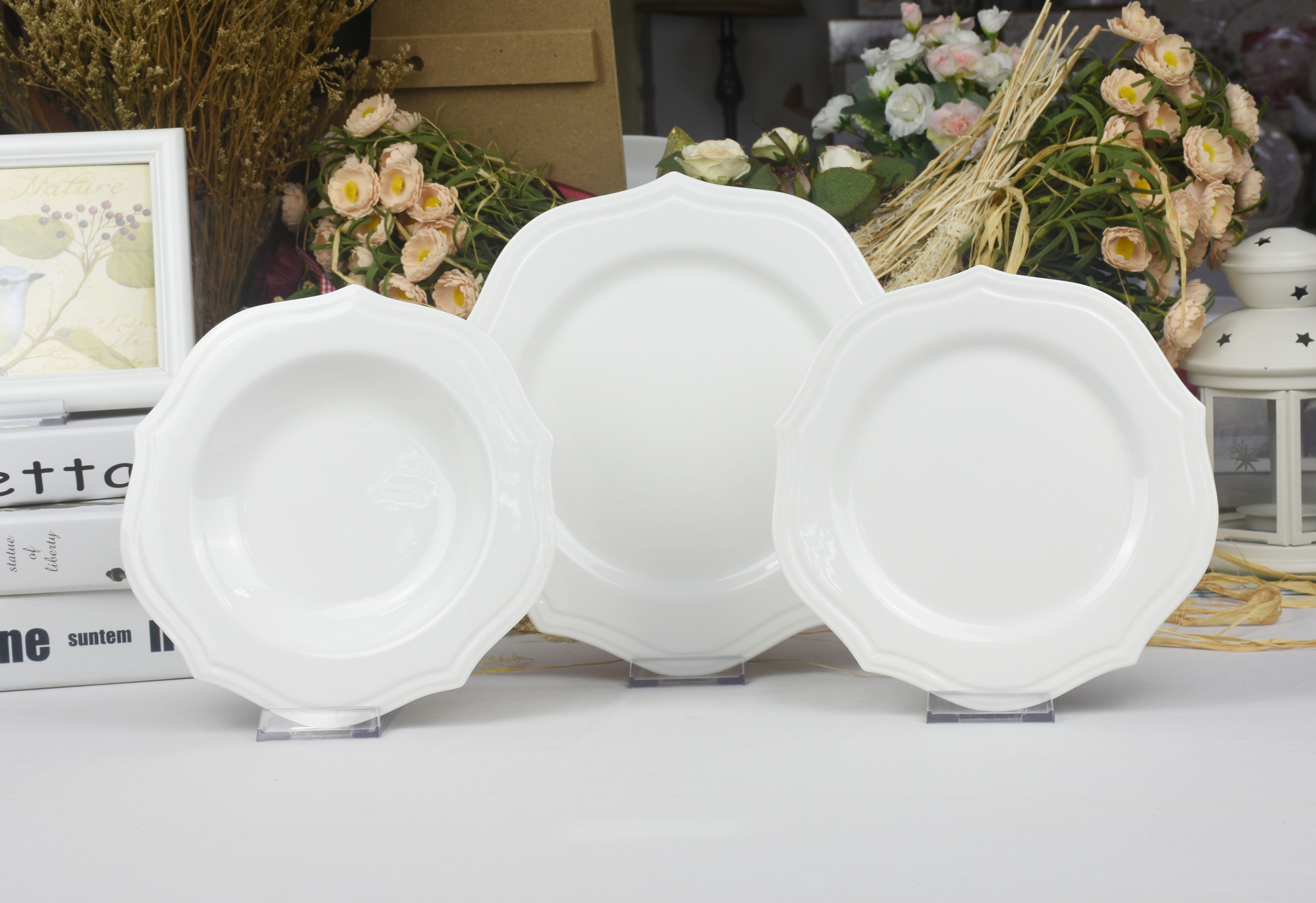 emboss dinner set