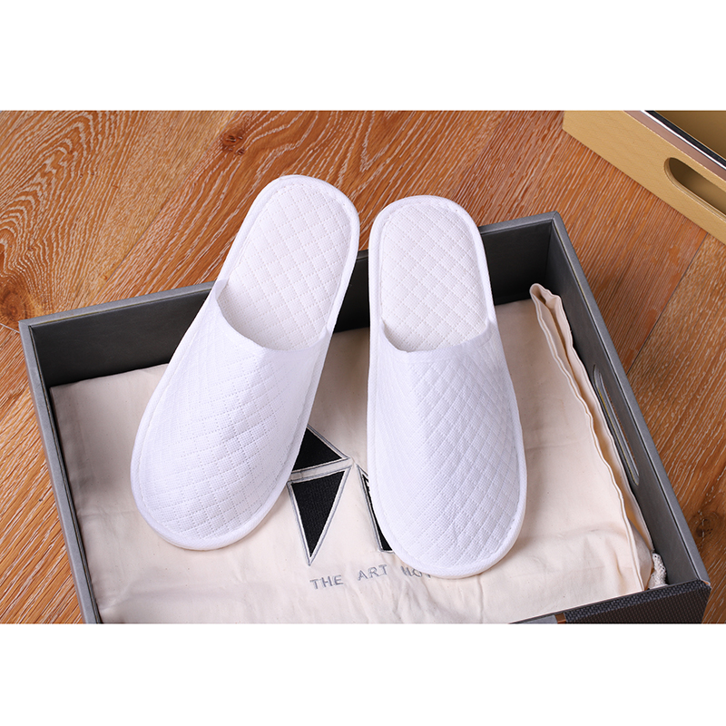 Hotel Guestroom Use Slippers Non-woven Embossed Disposable Slippers Cheap Natural Degradable