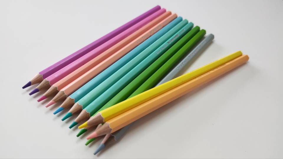macaron color pencil