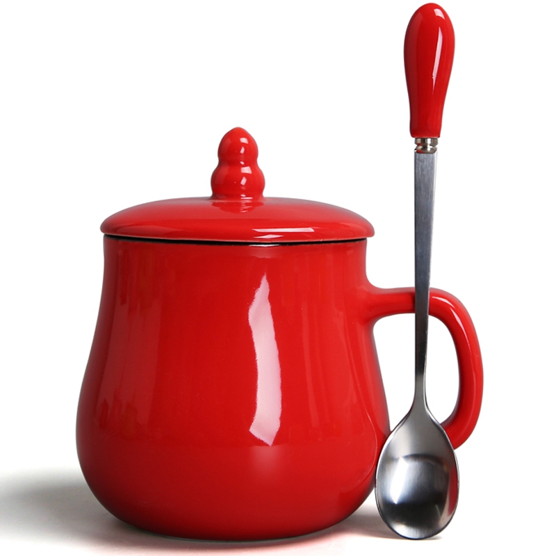 Holiday use ceramic cup with spoon and cover