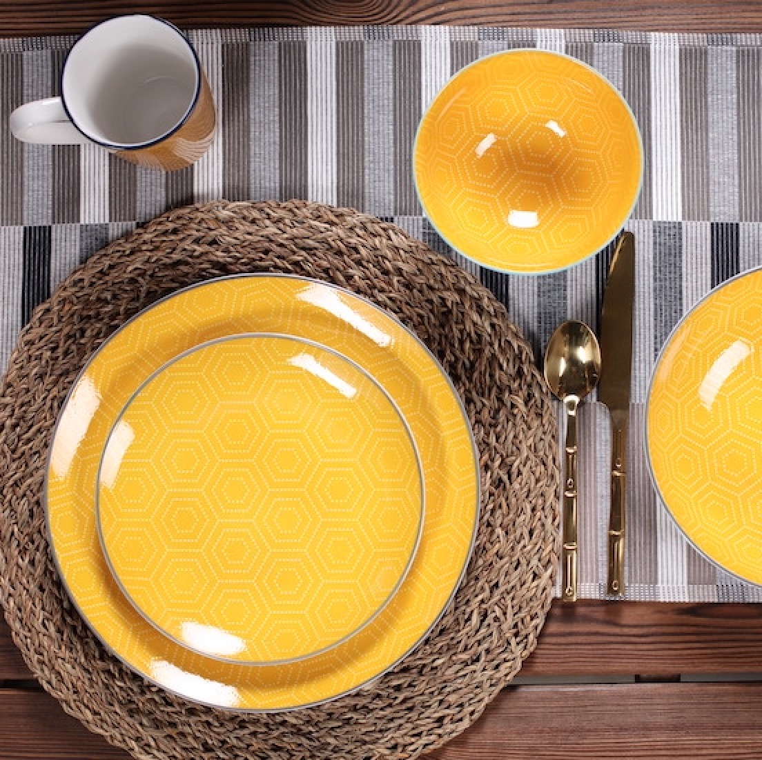 Porcelain Dinner set