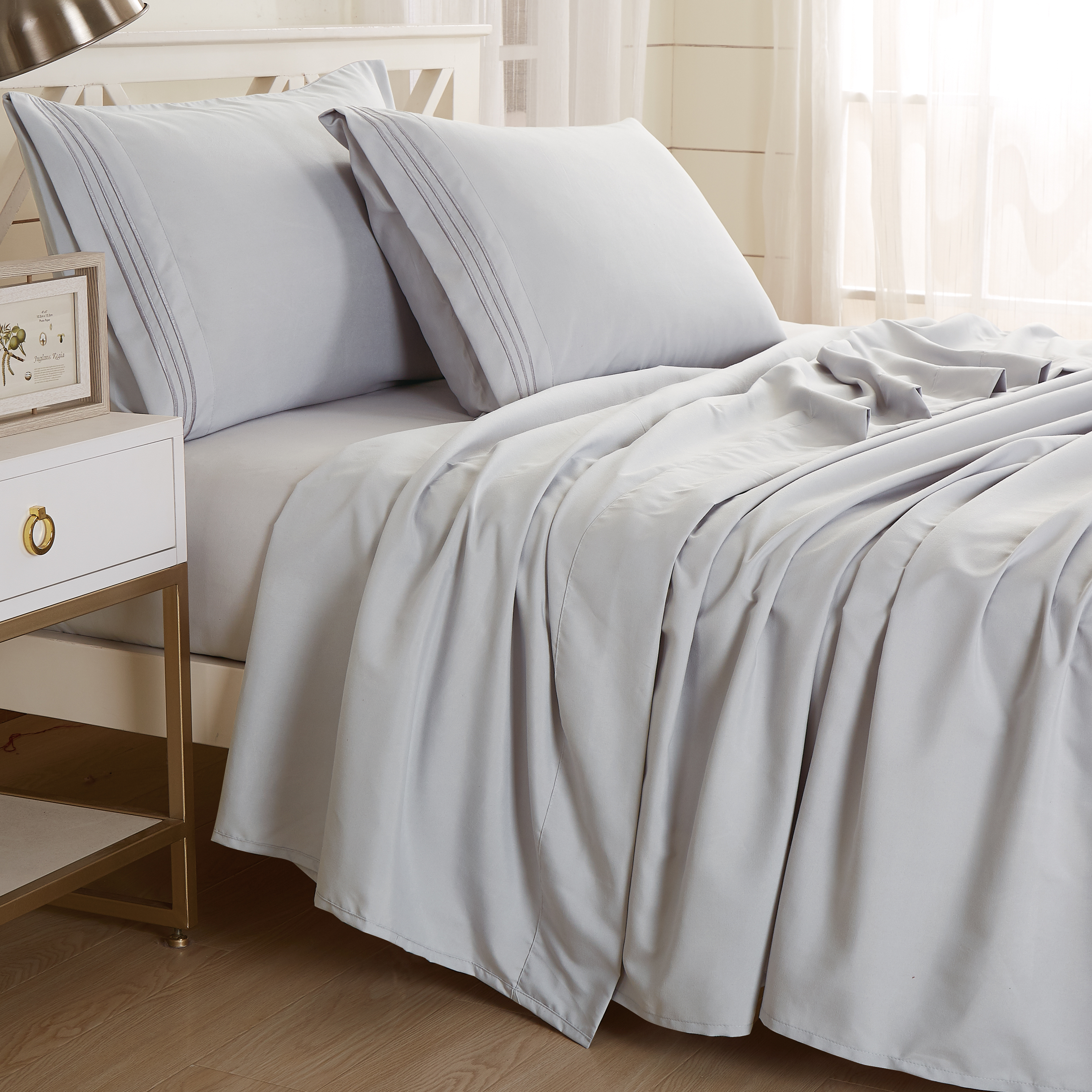 Embroidered bed sheet sets