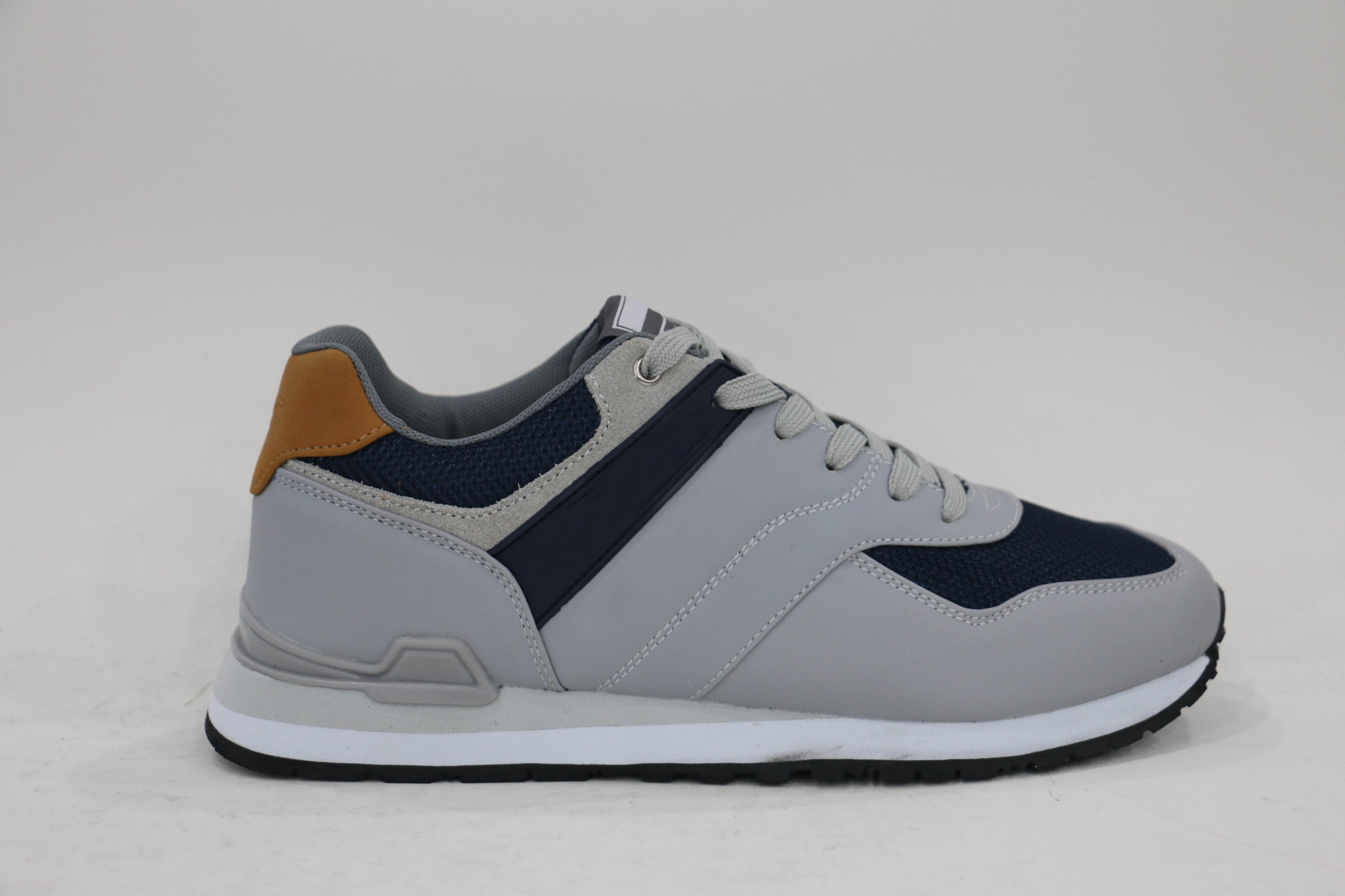Men's sports shoes