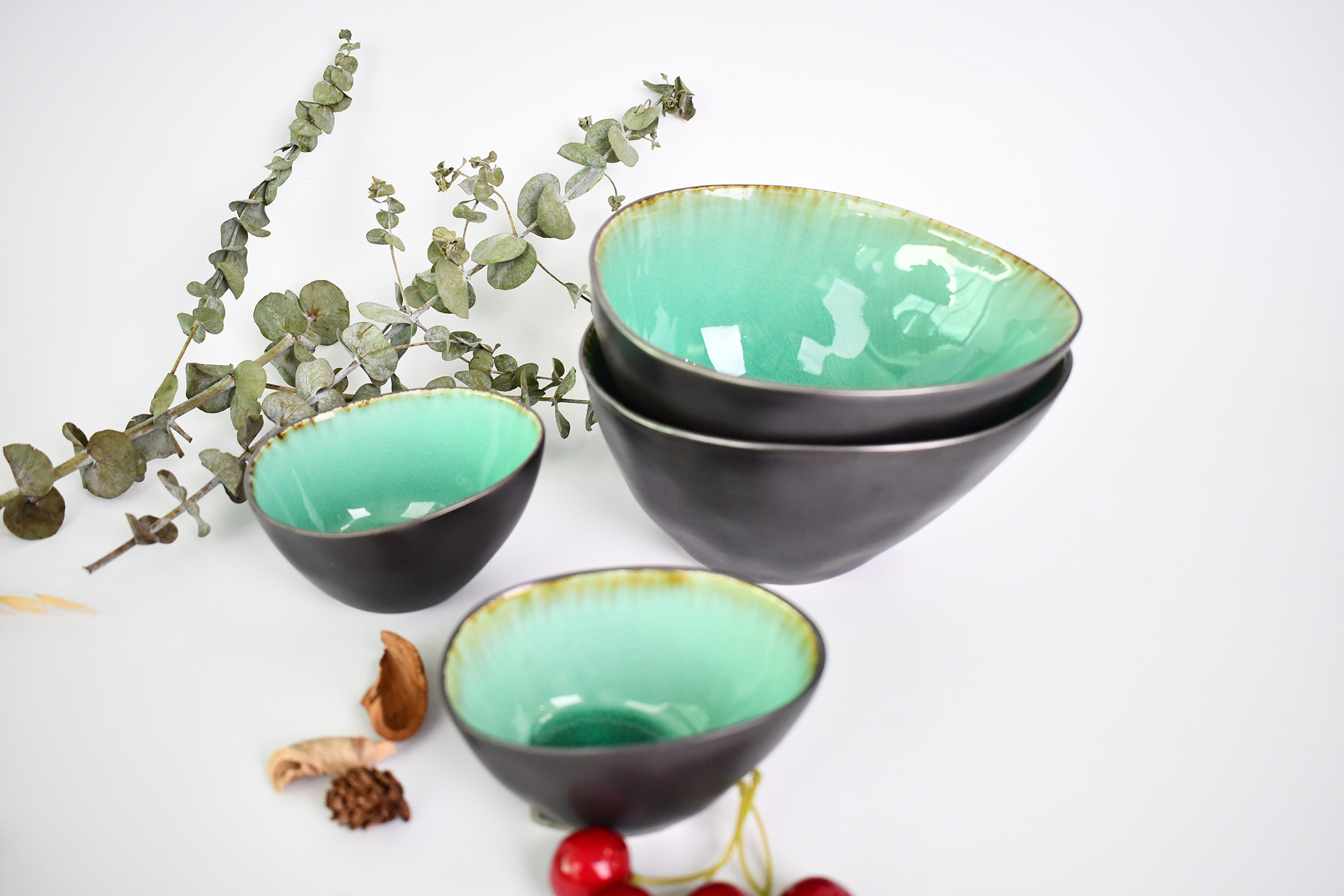 Crackle Glaze Different Sizes of Bowls