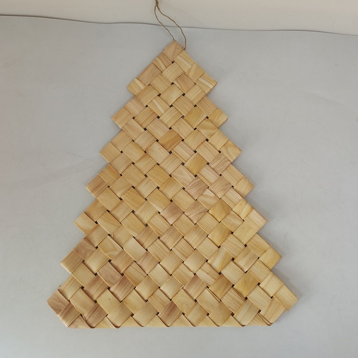 Hand-woven Christmas tree decorations