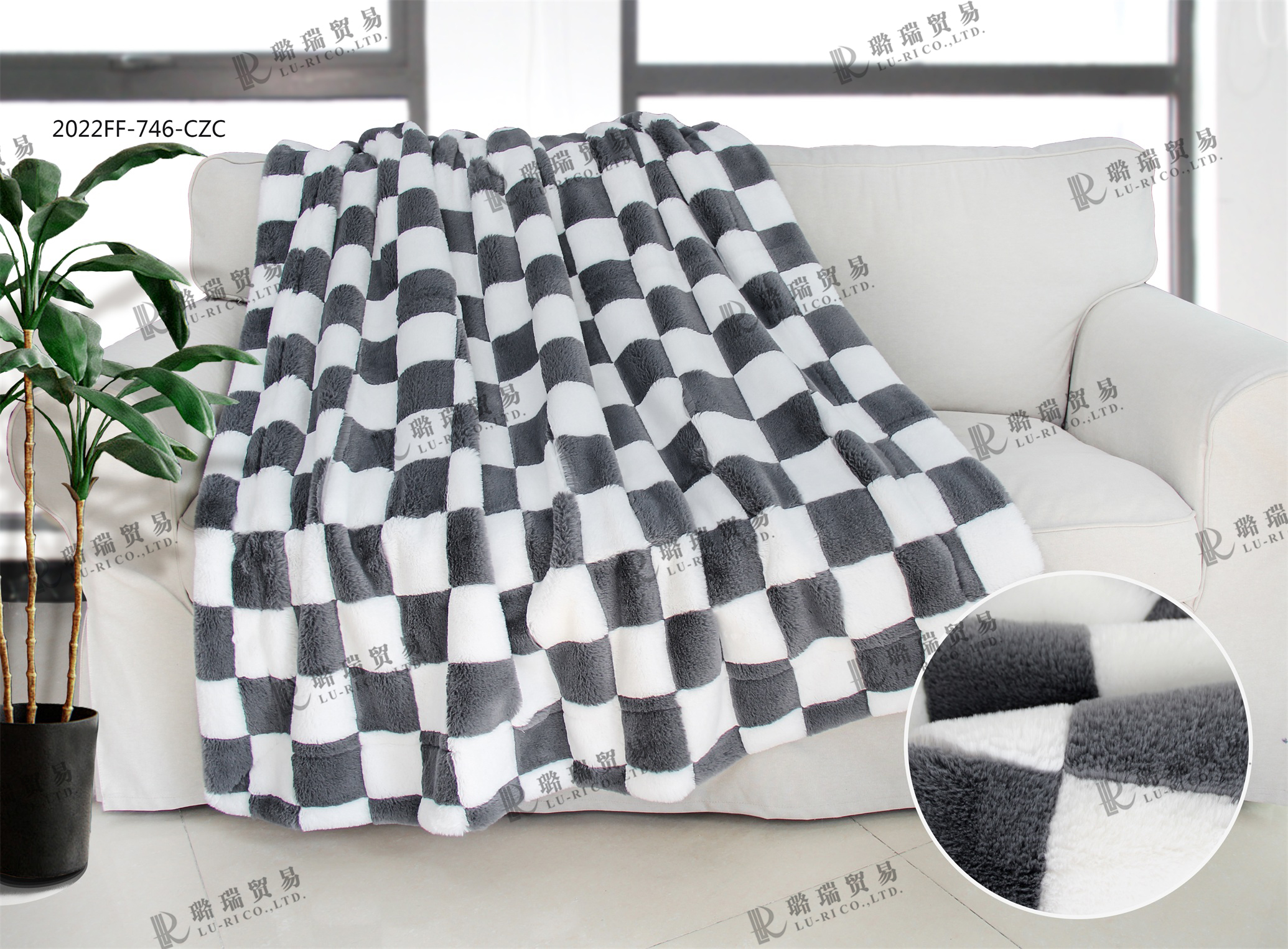 Print rabbit fur throw