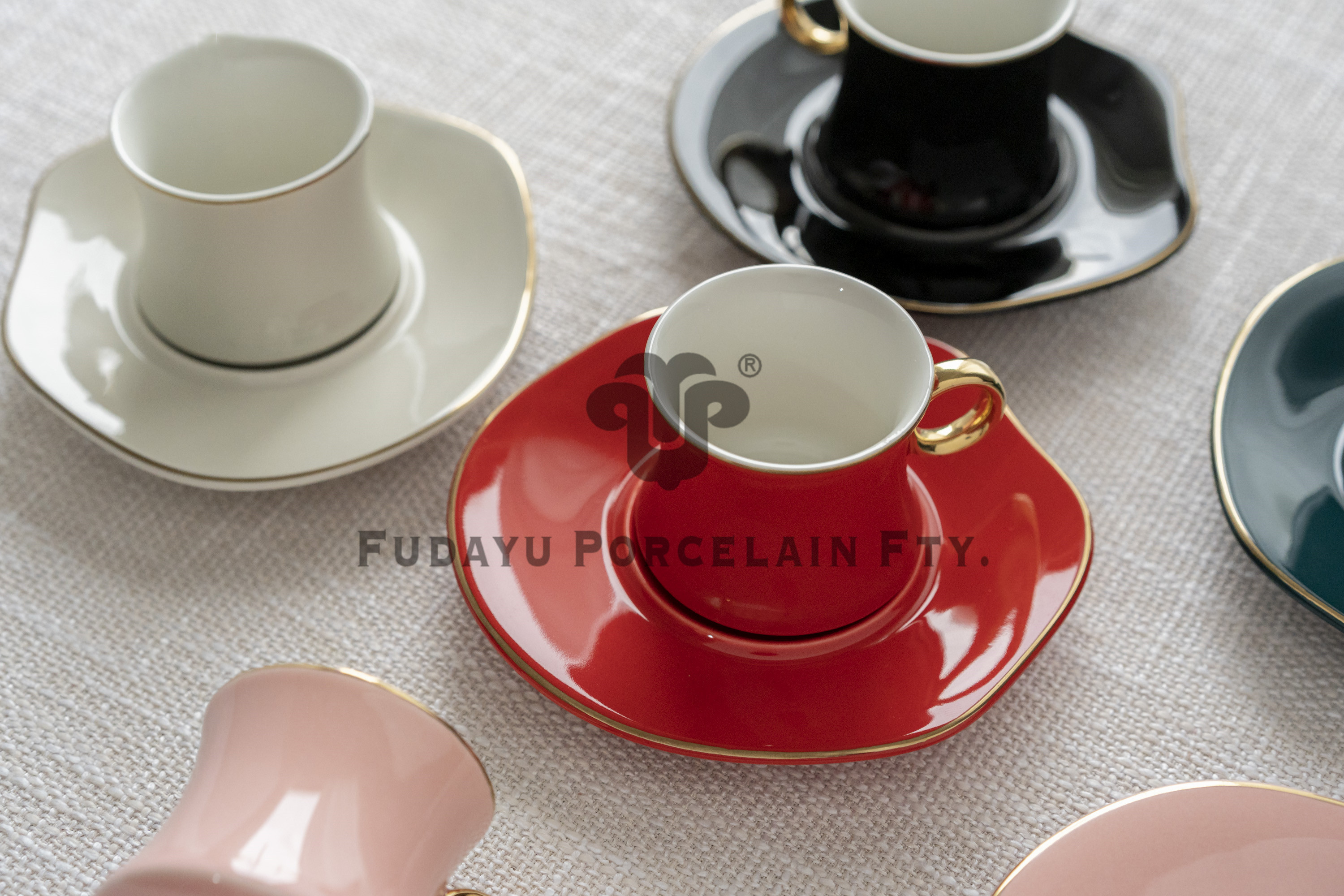 Coffee/tea cup and saucer