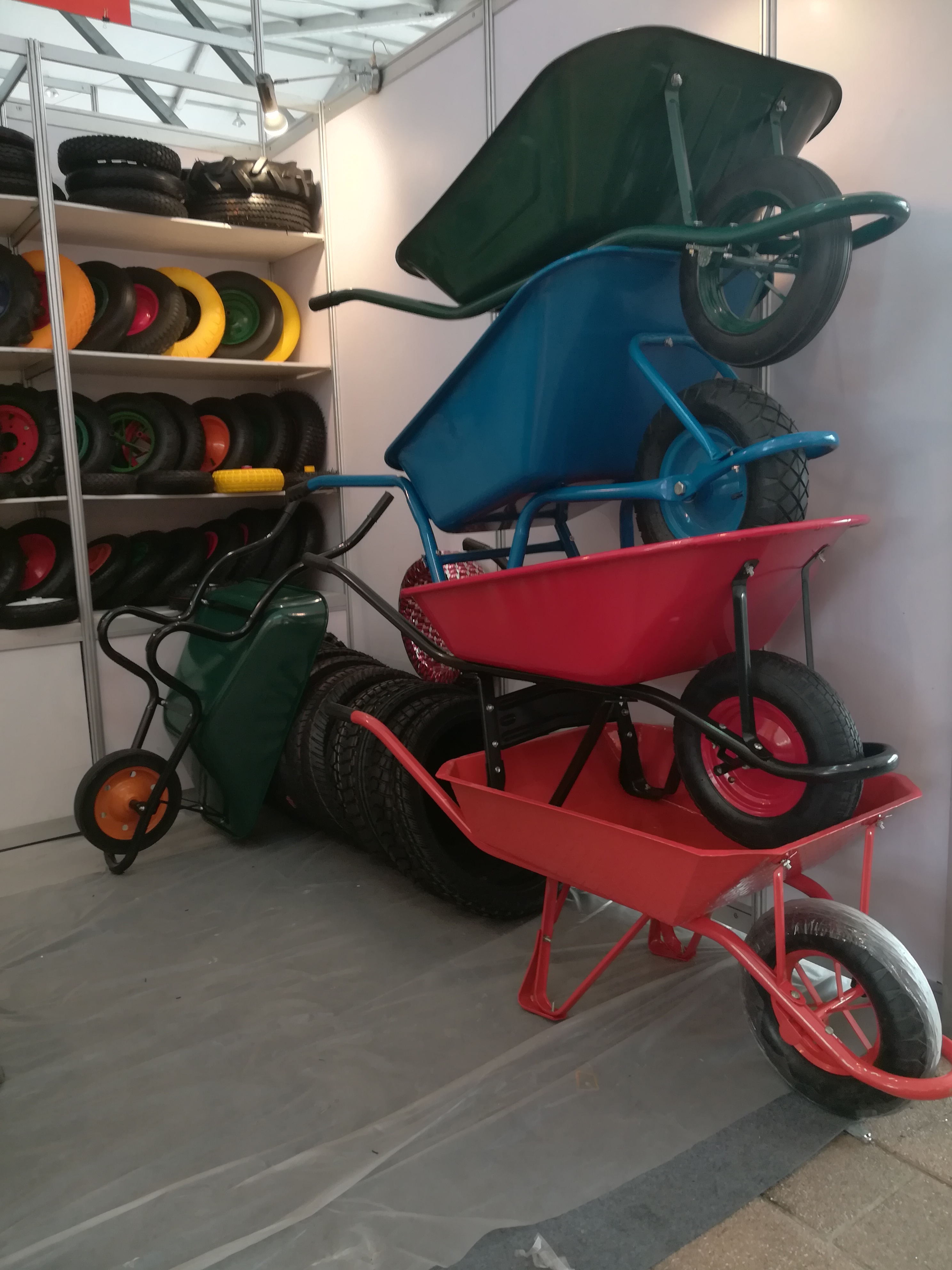 Wheel barrow