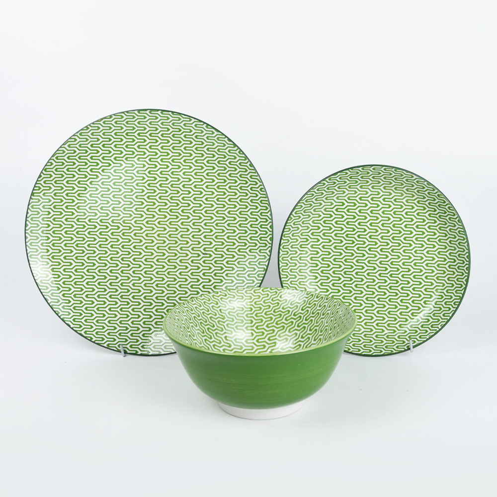 Ceramic dinnerware set