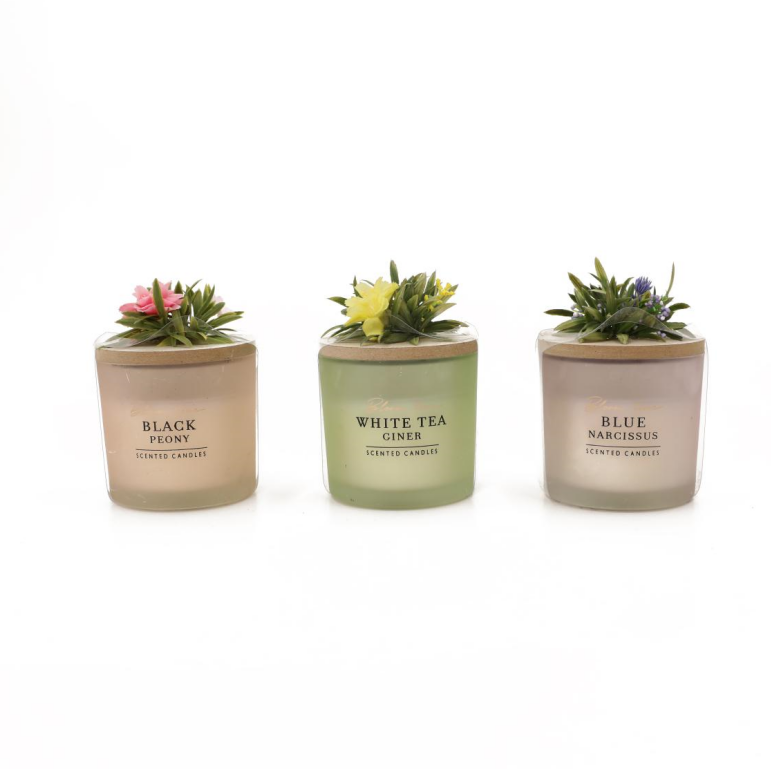 Scented Glass Candle W/ Wreath