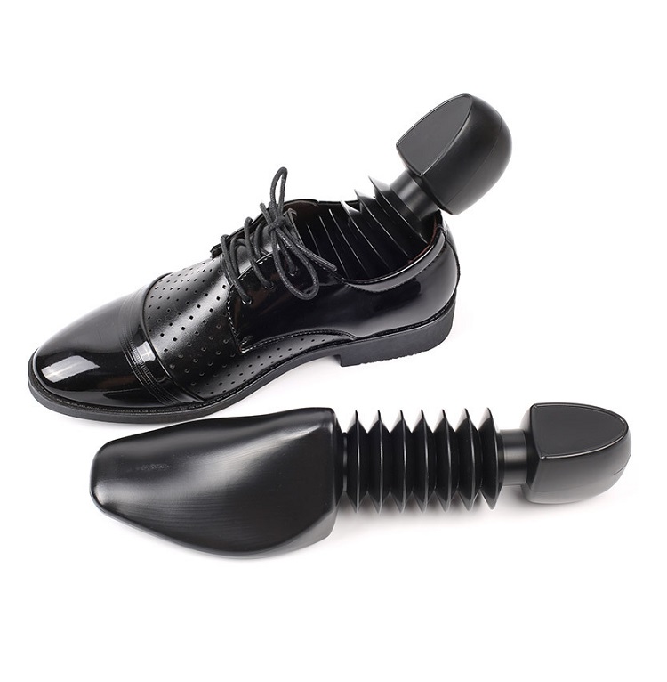 Plastic spring telescopic shoe extender anti-deformation adjustable finalize PE nursing shoe last