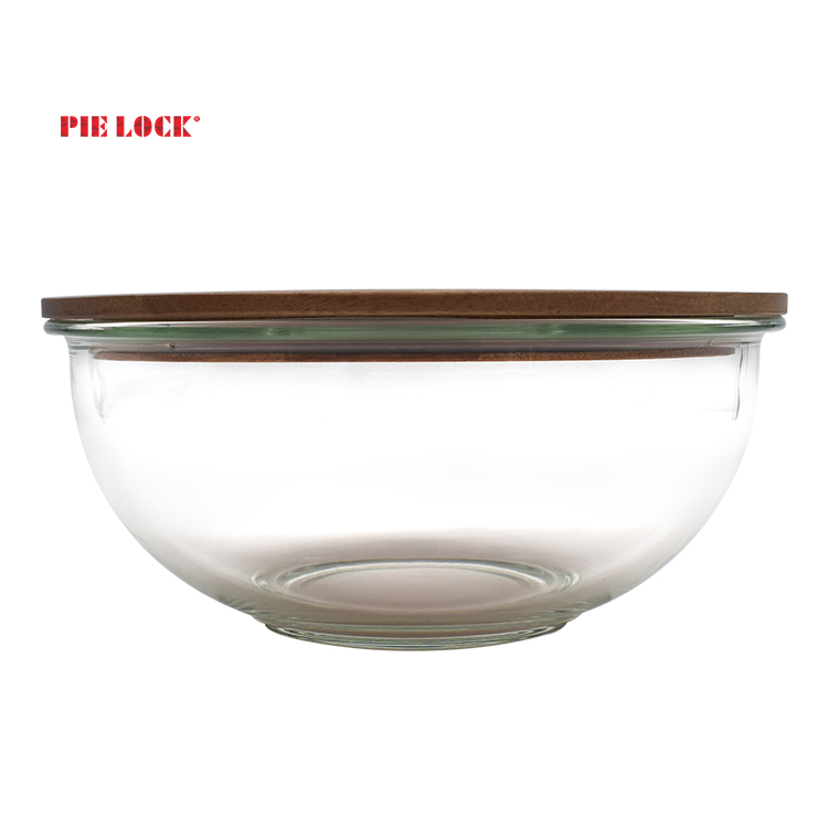 Glass salad bowl with bamboo lid