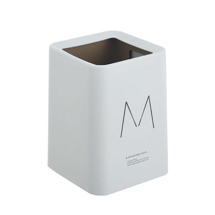 Garbage can