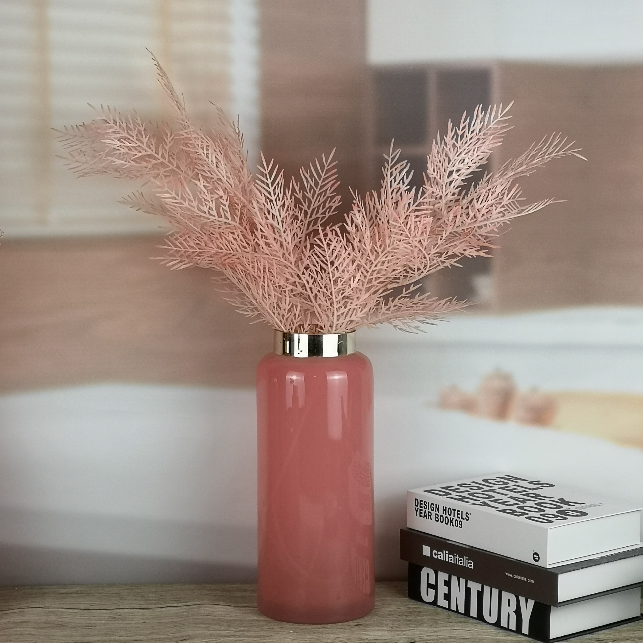 Plated Gold Effect Hot Pink Cylinder Crystal Glass Vase