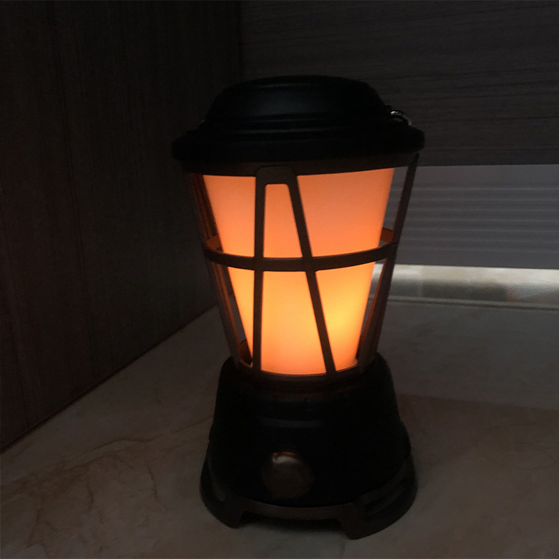 Retro-Style Portable Outdoor Emergency Camping LED Lighting Solar Powered Hanging camp Lantern Lamp