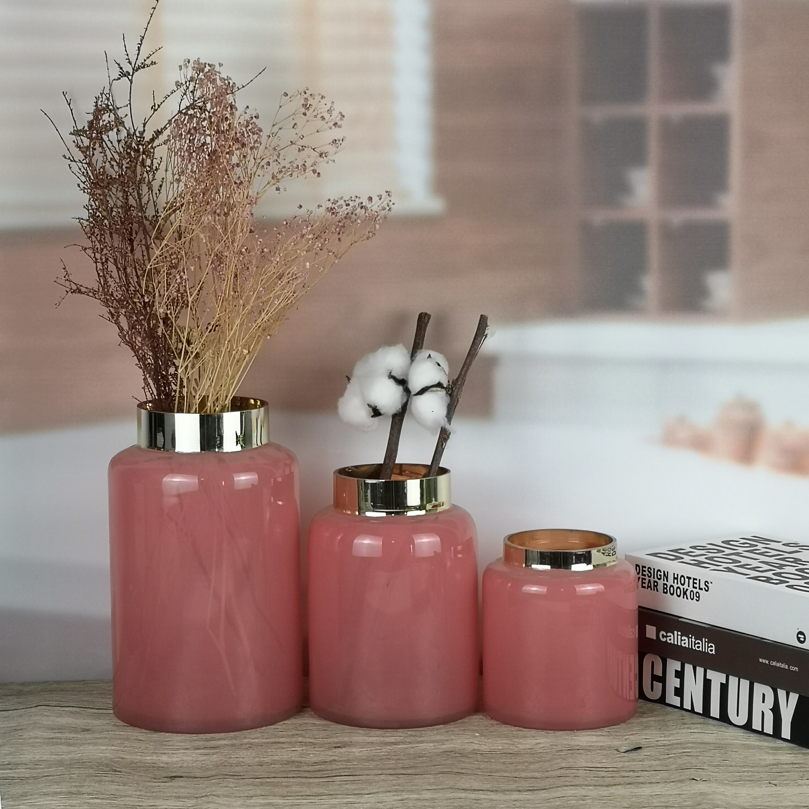 Plated Gold Effect Hot Pink Crystal Glass Vase