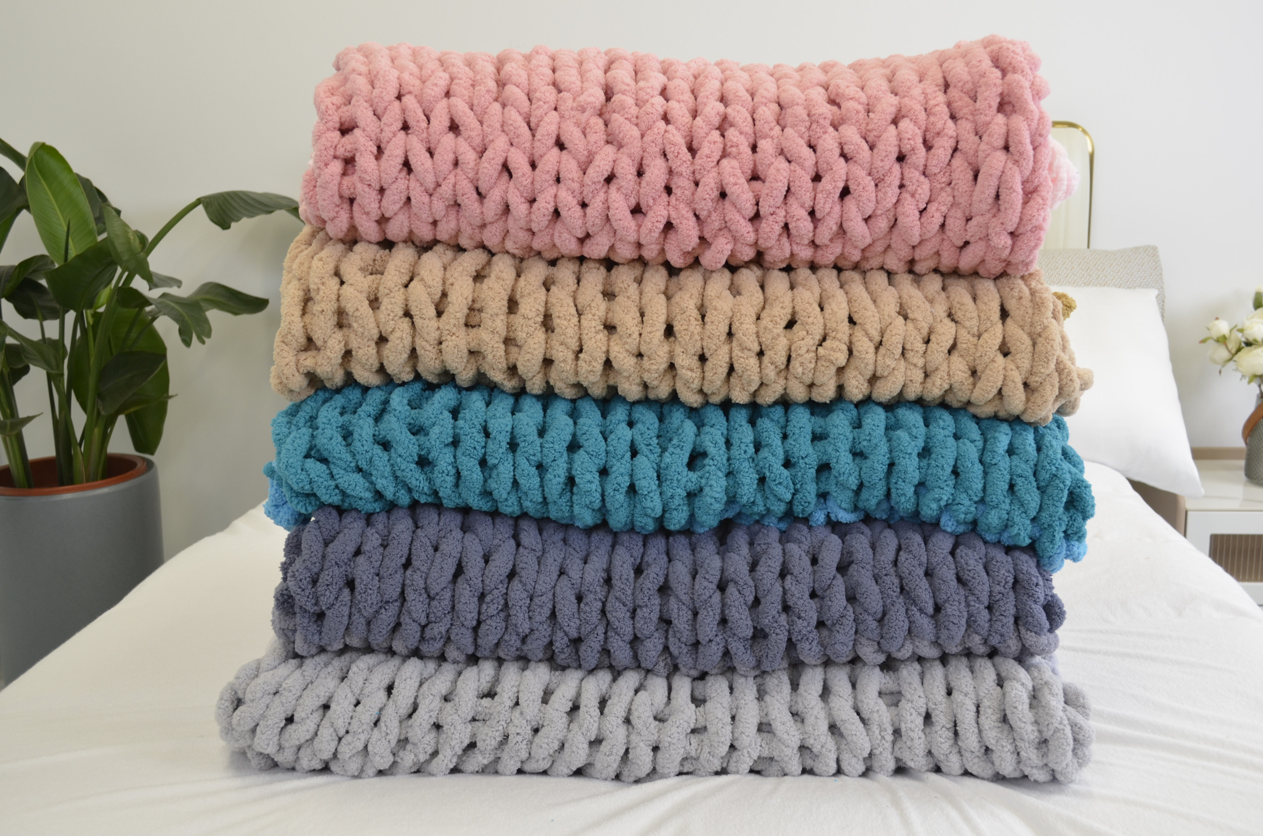 Chunky Knit Blanket Handwoven Gorgeous Chenille Yarn Blanket Modern Bedding Soft Blanket