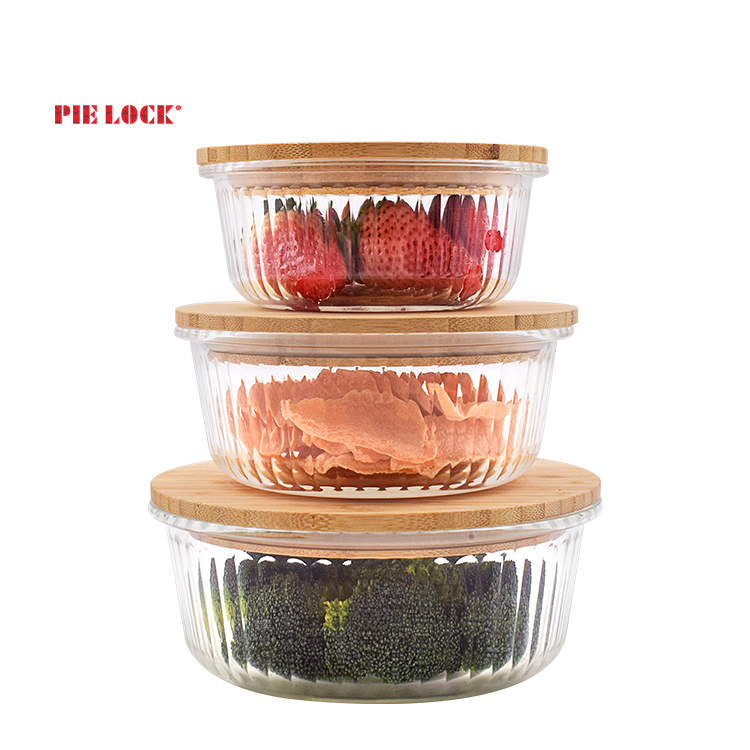 Glass food container with bamboo lid